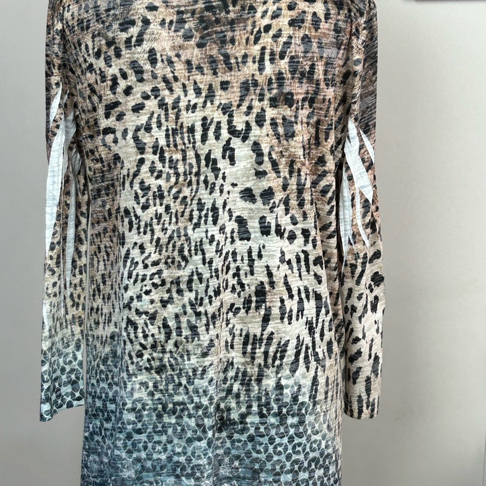 JESS & JANE | WOMENS | Animal Print Top | Med